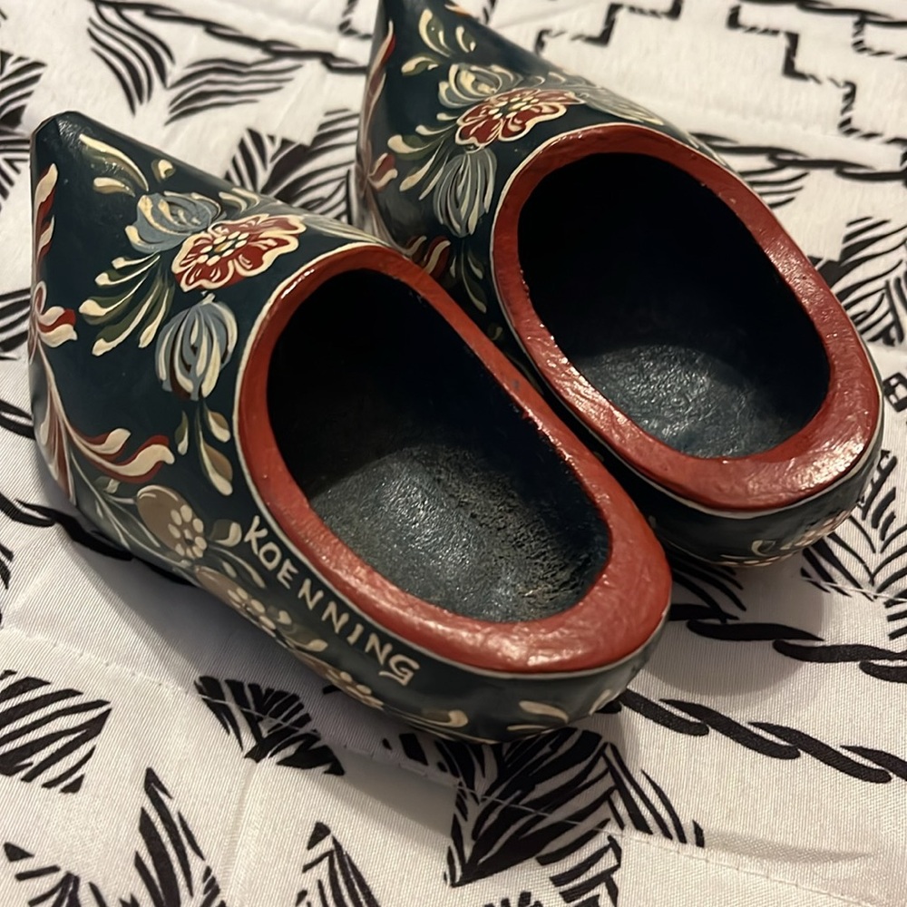 Cute Decorative Painted Wooden Shoes - Picture 6 of 9